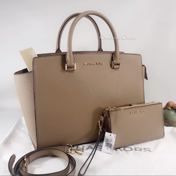 Michael Kors Handbags - NWT Michael Kors Selma Large Set